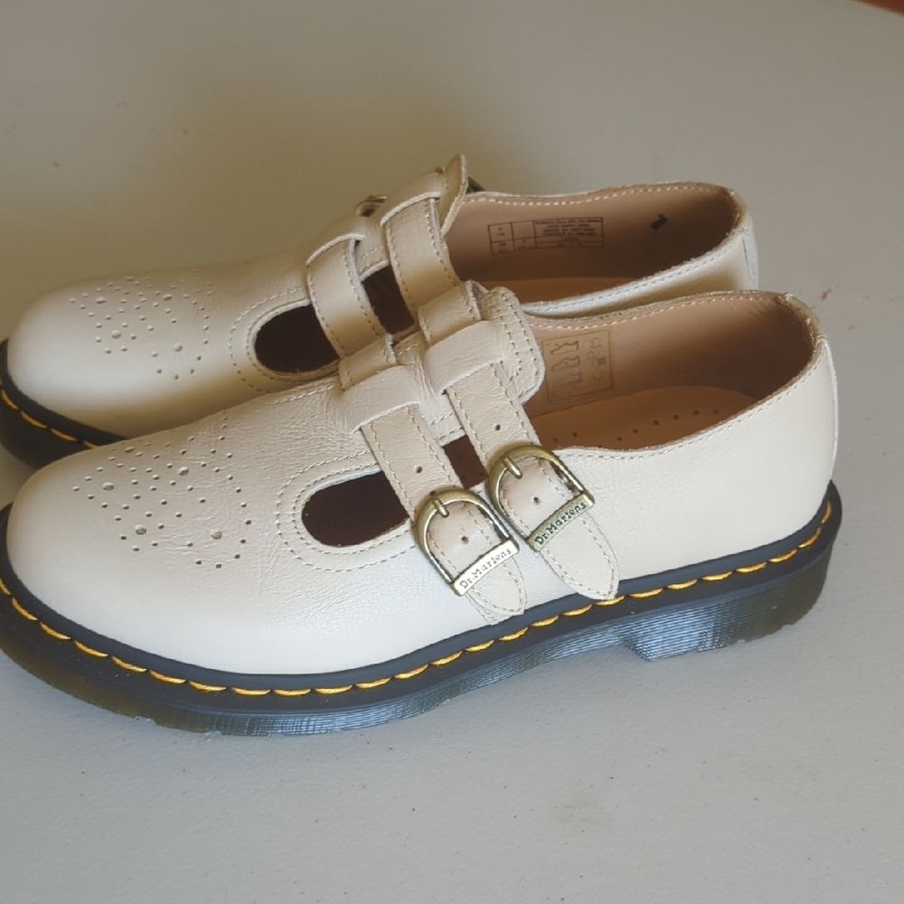 Brand New Women's Dr. Martens Cream Leather Shoes